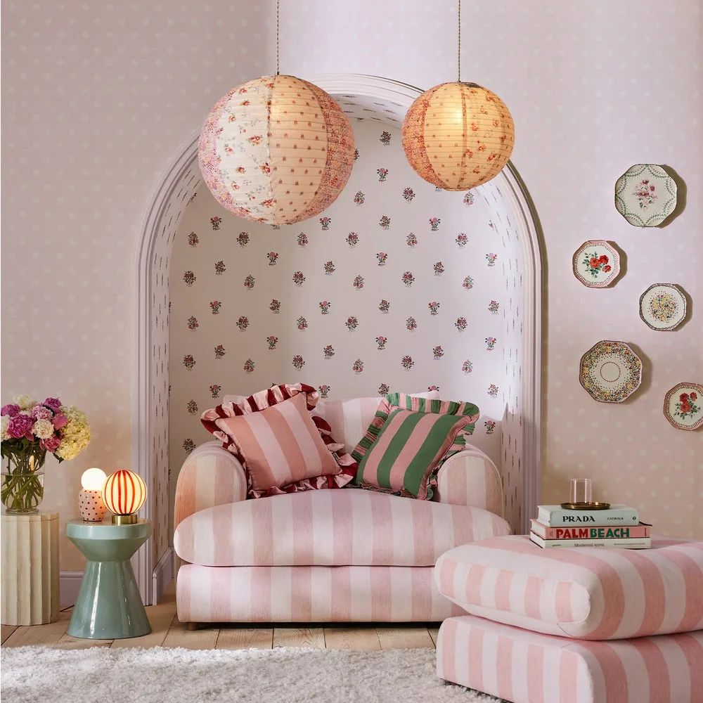 Button Spot Pink Wallpaper roomset