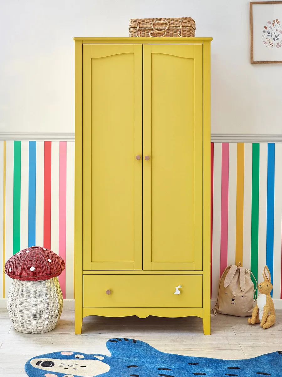 Country Critters Chunky Stripe Wallpaper roomset
