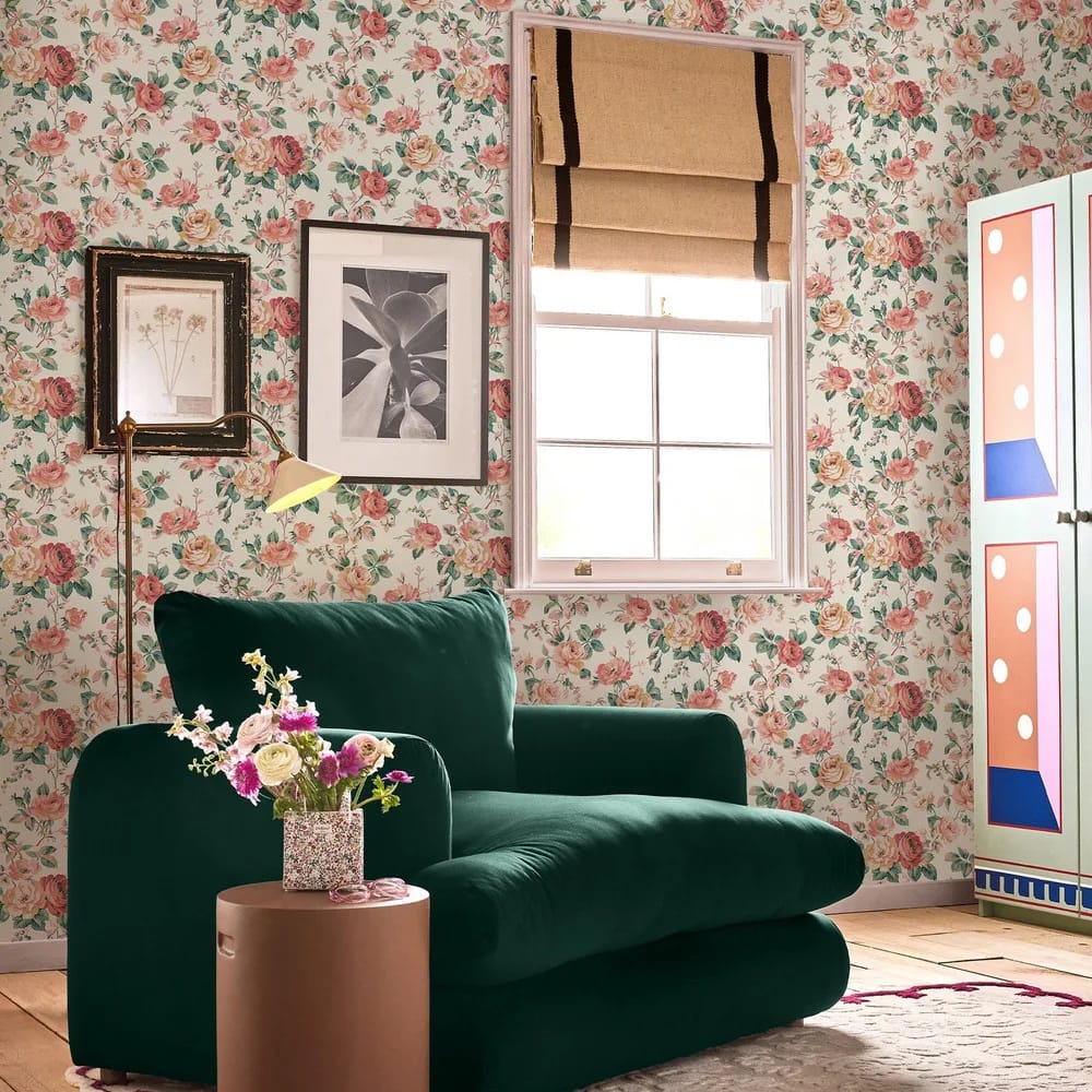 Garden Rose Autumn Wallpaper roomset