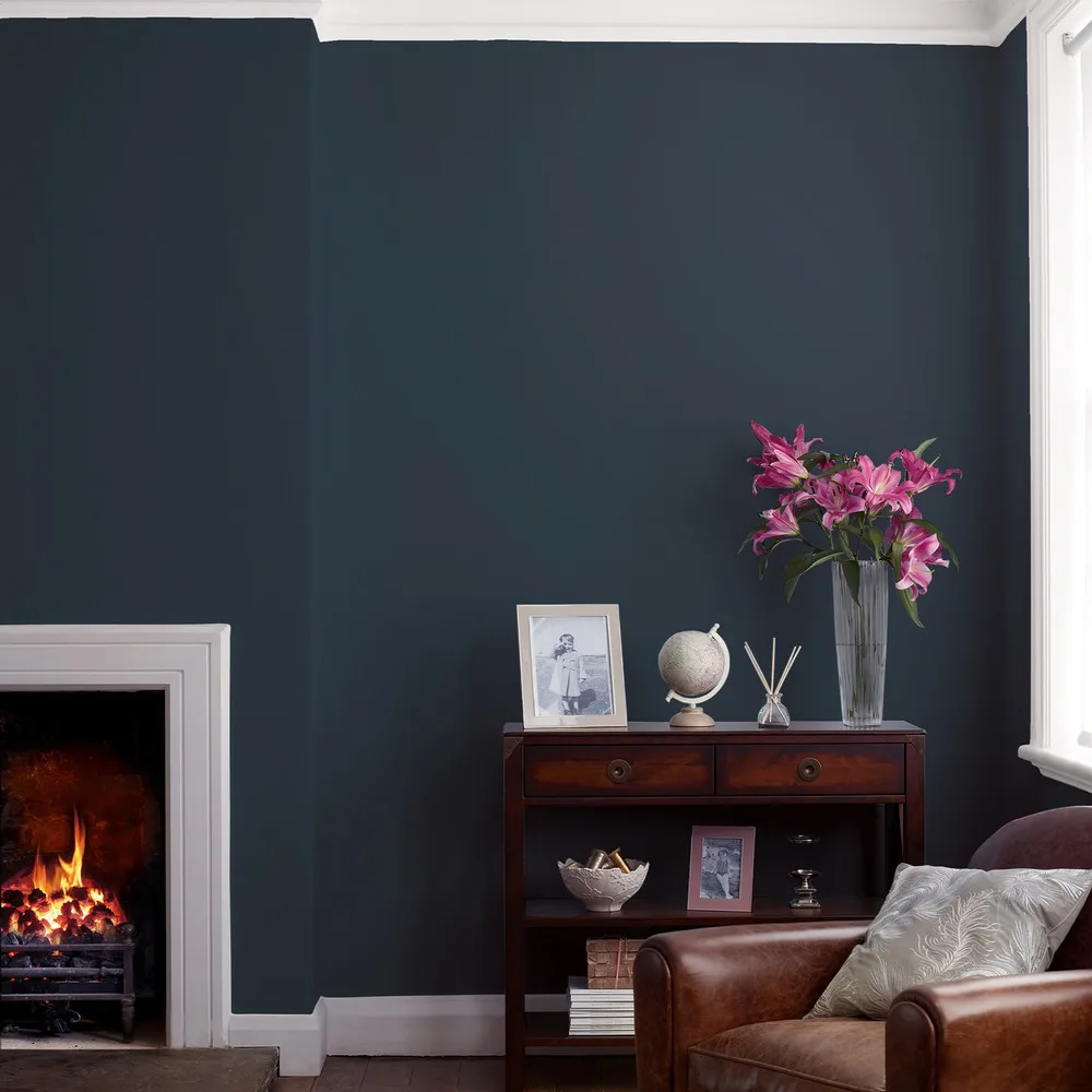 Laura Ashley Midnight Seaspray Paint detail 1