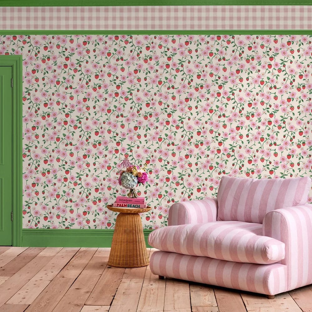 Strawberry Spring Wallpaper roomset