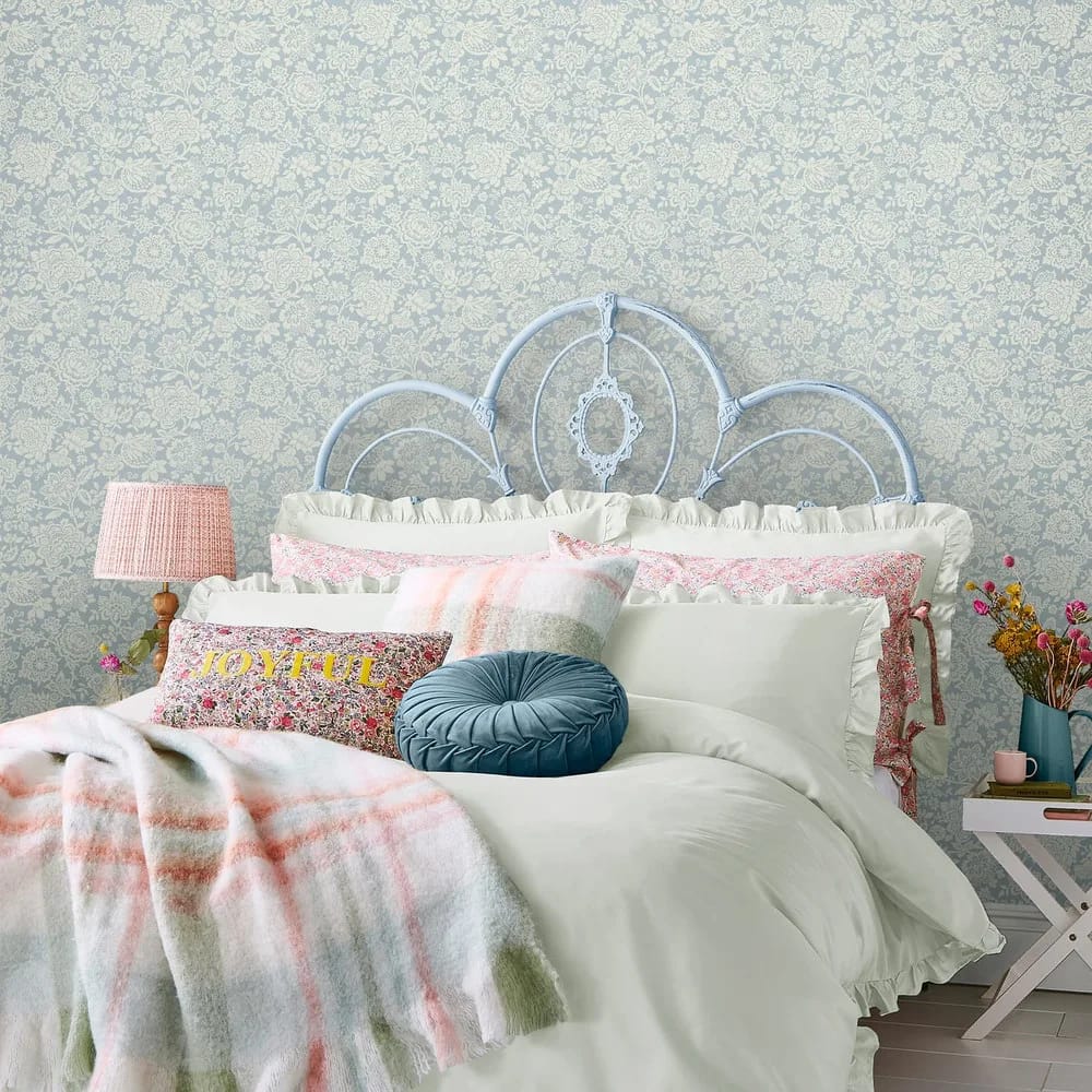 Trailing Laurissa Pale Seaspray Blue Wallpaper roomset