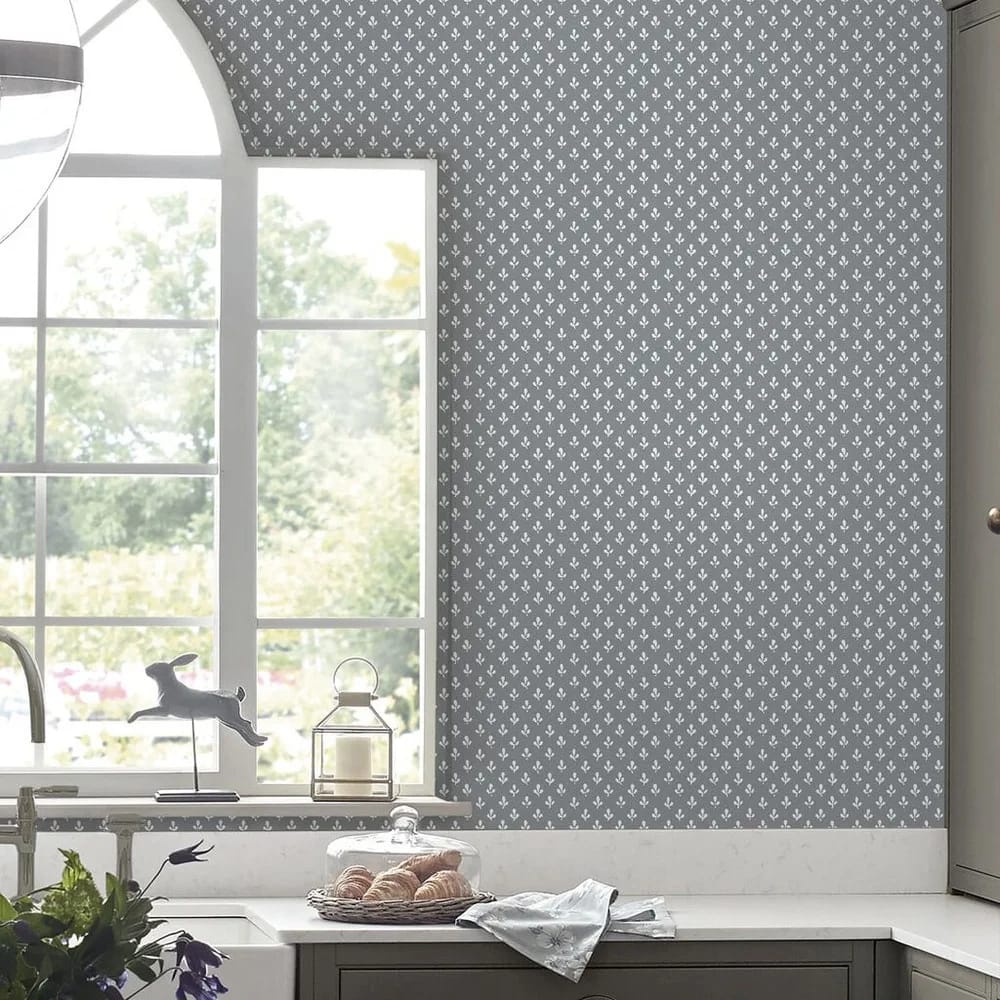 Trefoil Slate Grey Wallpaper roomset