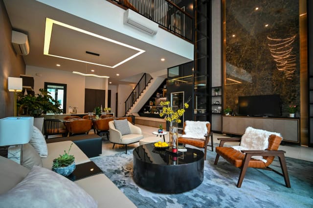 Maximalist